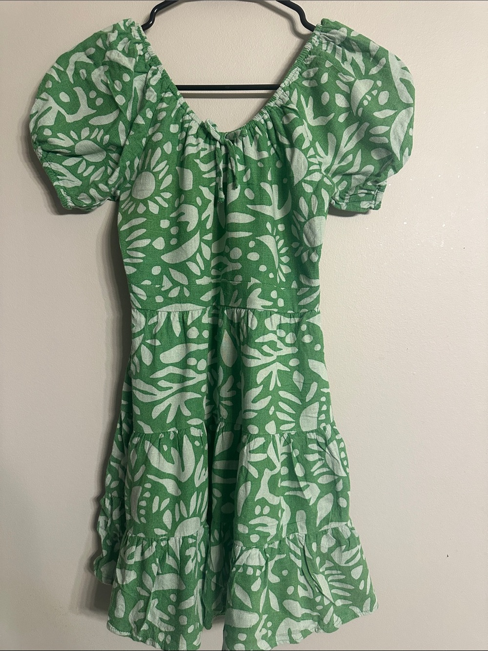 Chelsea & Violet Green and White Floral Puff-Sleeve Casual Dress